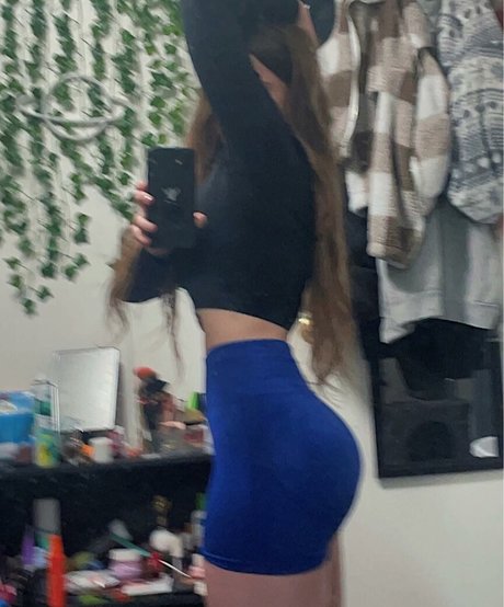 Alyshia Harvey photo 4
