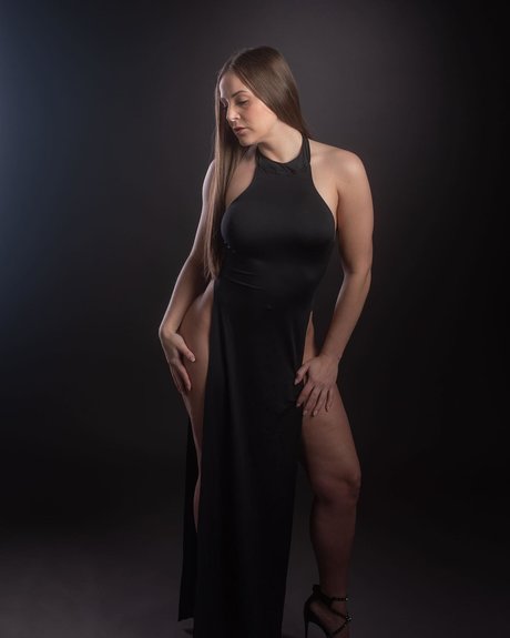 Alyson Rae photo 3