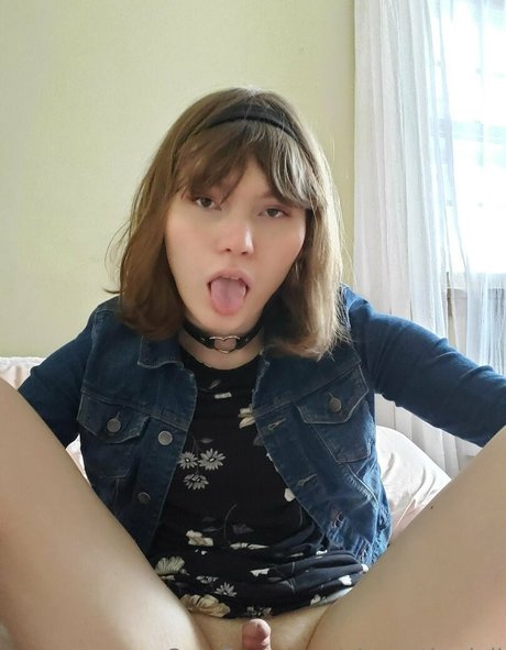 Alysonthedoll photo 7