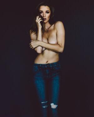Alyssa Arce photo 312