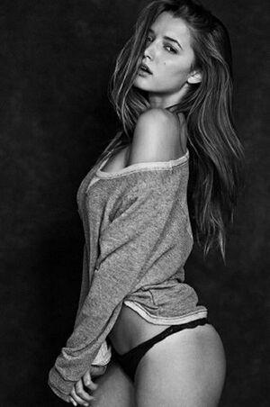 Alyssa Arce photo 565