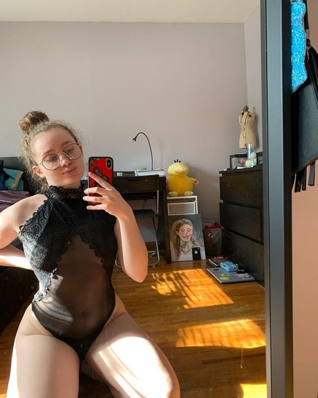Alyssa Cleversey photo 33