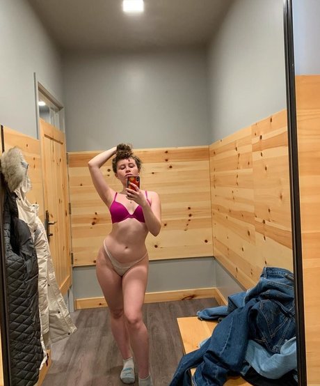 Alyssa Cleversey photo 62