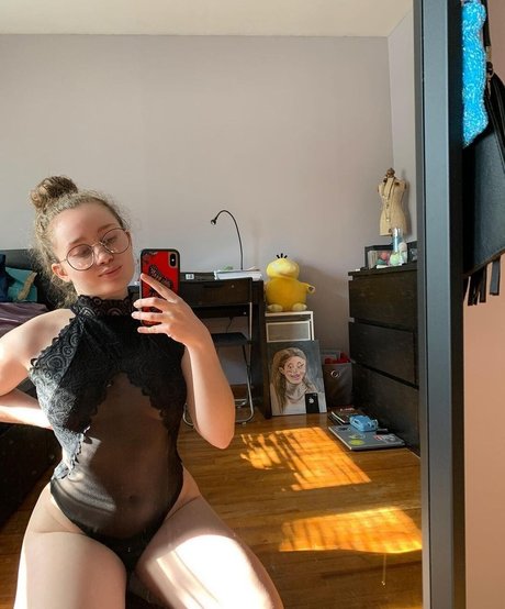 Alyssa Cleversey photo 79