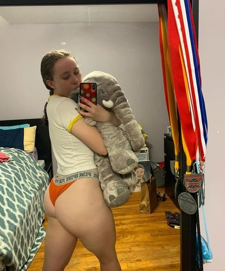 Alyssa Cleversey photo 89