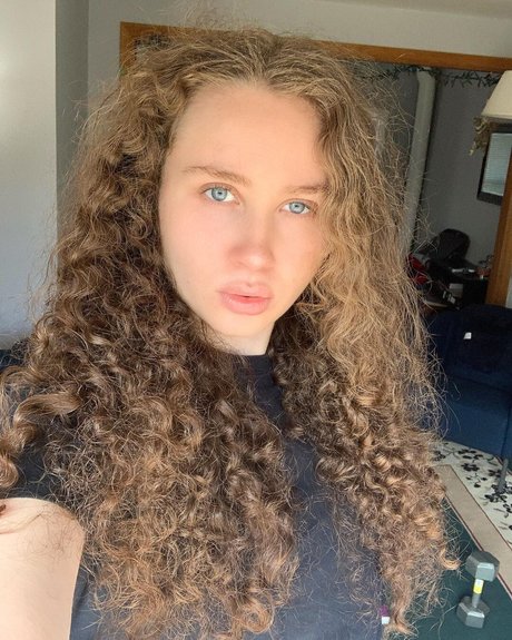 Alyssa Cleversey photo 104