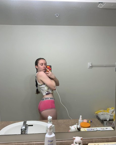Alyssa Cleversey photo 137