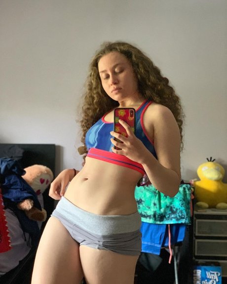 Alyssa Cleversey photo 158