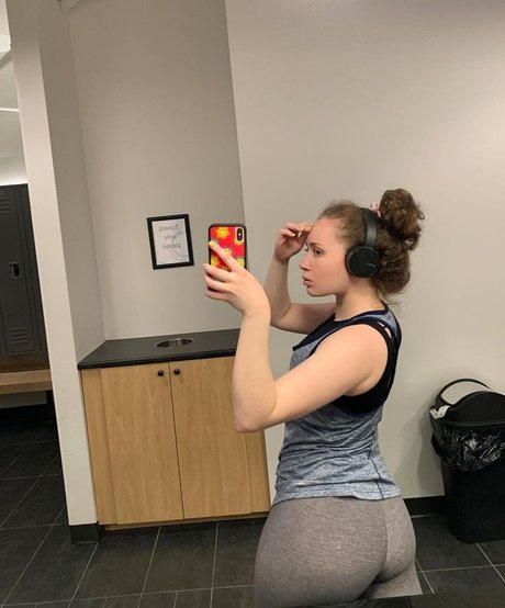 Profile photo of Alyssa Cleversey