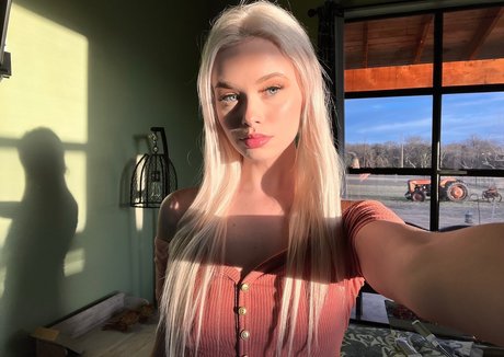 Alyssa Devyn photo 1064