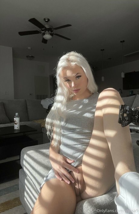 Alyssa Devyn photo 1243