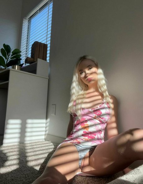 Alyssa Devyn photo 1304
