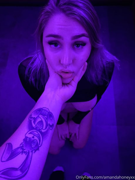 Amanda photo 2