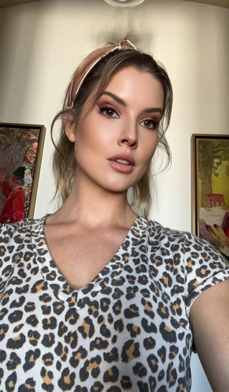 Amanda Cerny photo 800