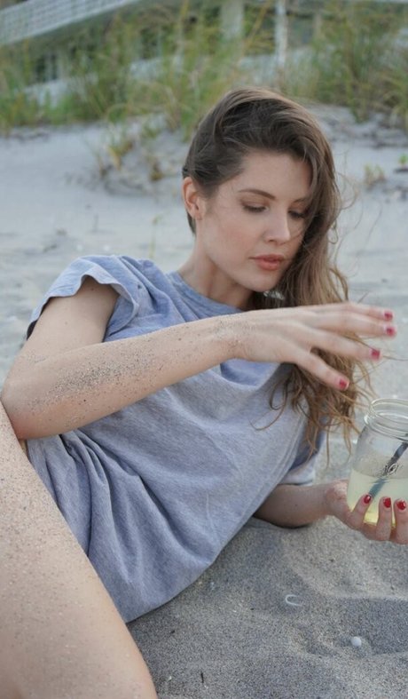 Amanda Cerny photo 1913