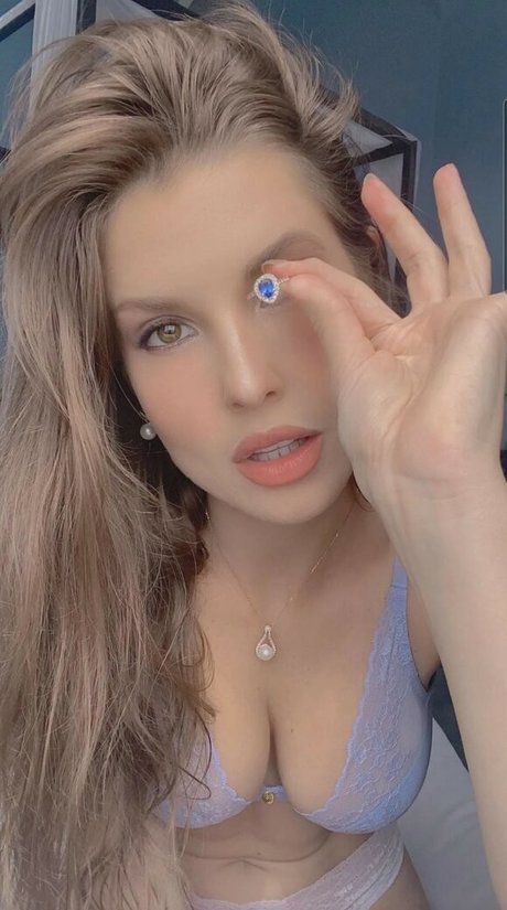 Amanda Cerny photo 1957