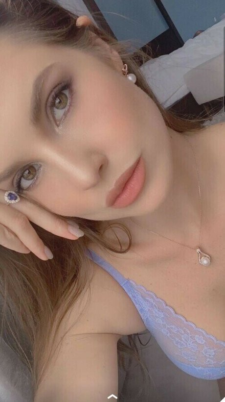 Amanda Cerny photo 1968