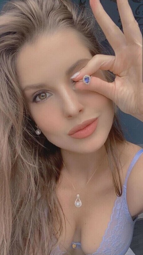 Amanda Cerny photo 1970
