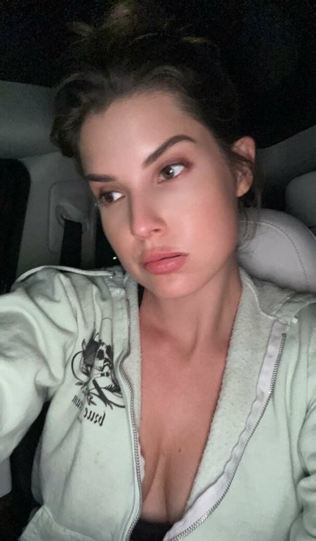 Amanda Cerny photo 2472