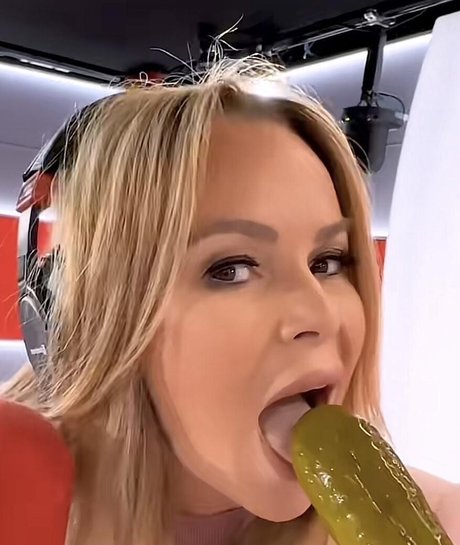 Amanda Holden photo 19