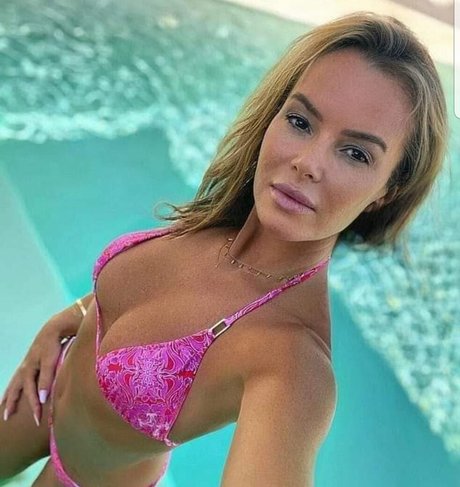 Amanda Holden photo 53