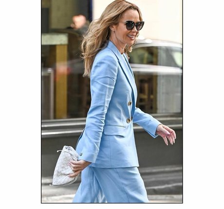 Amanda Holden photo 74
