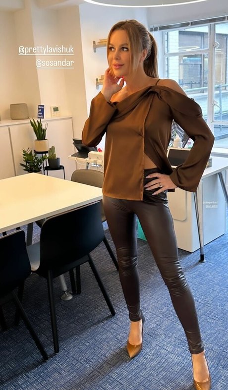 Amanda Holden photo 126