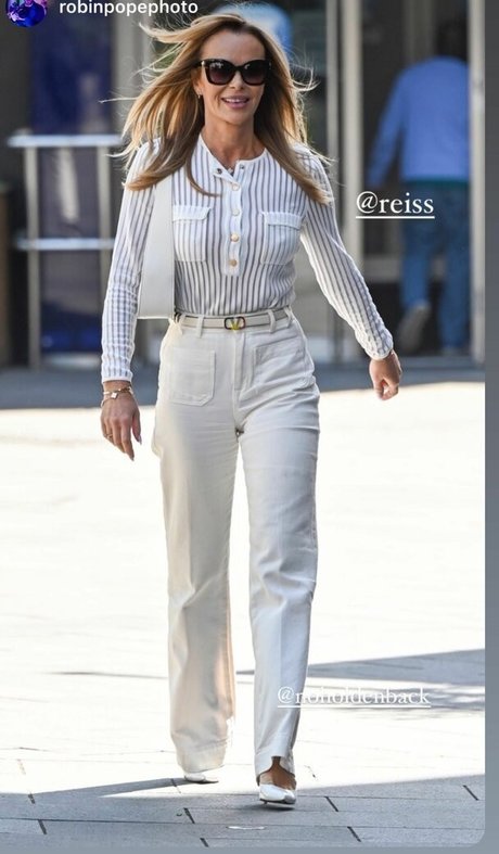 Amanda Holden photo 138