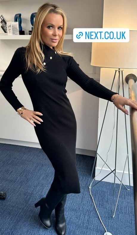 Amanda Holden photo 157