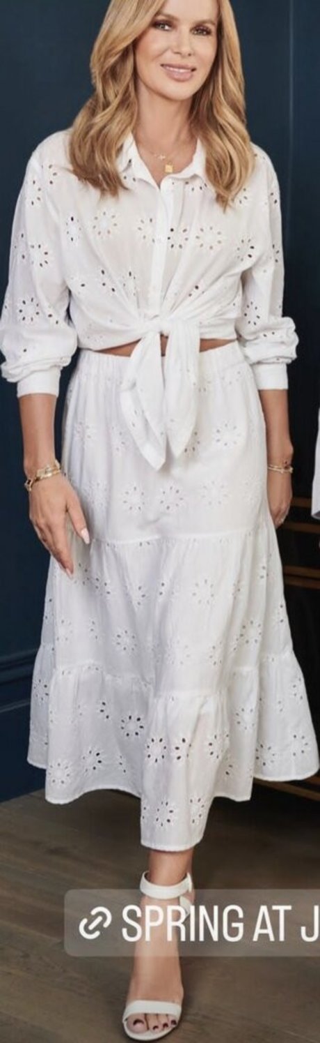 Amanda Holden photo 210