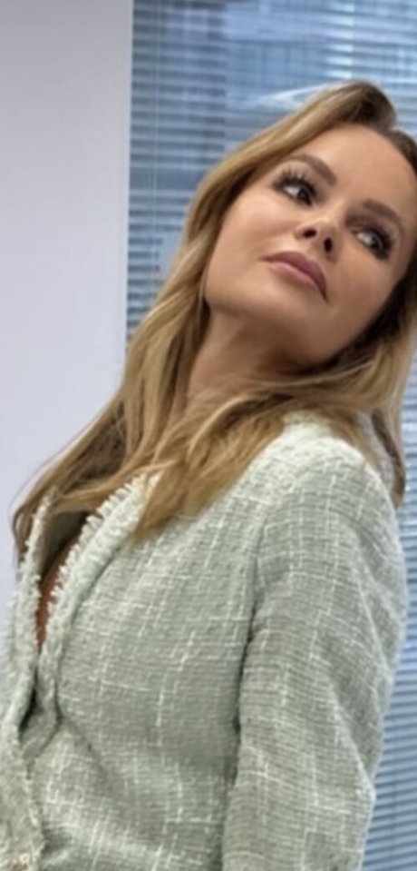 Amanda Holden photo 219