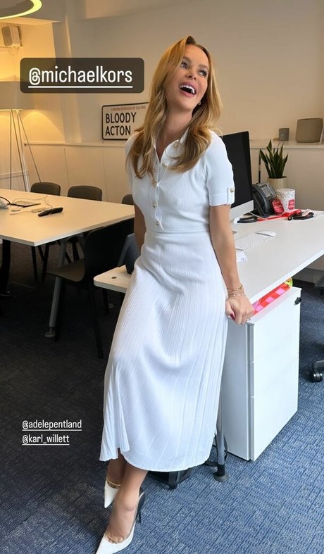 Amanda Holden photo 231