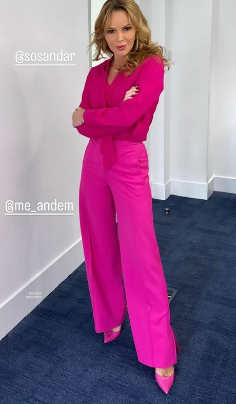 Amanda Holden photo 234