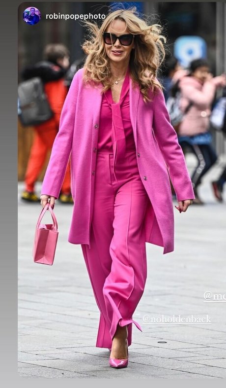 Amanda Holden photo 240