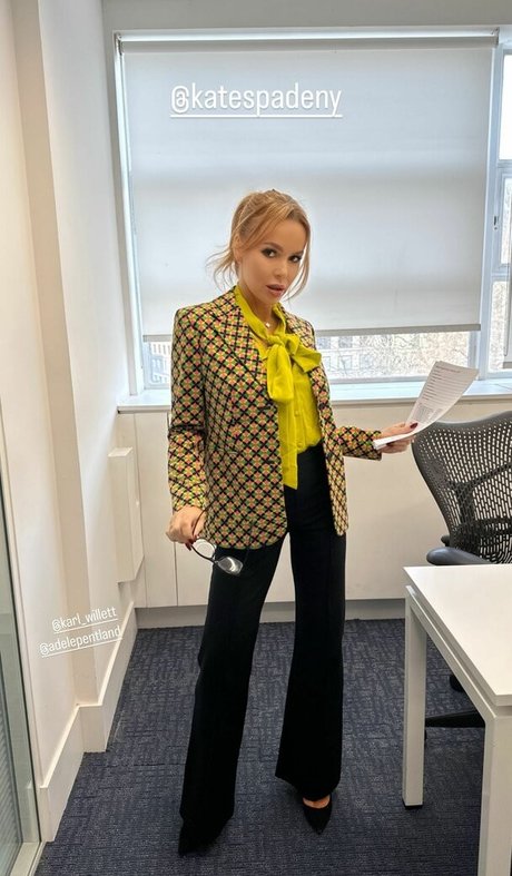 Amanda Holden photo 250