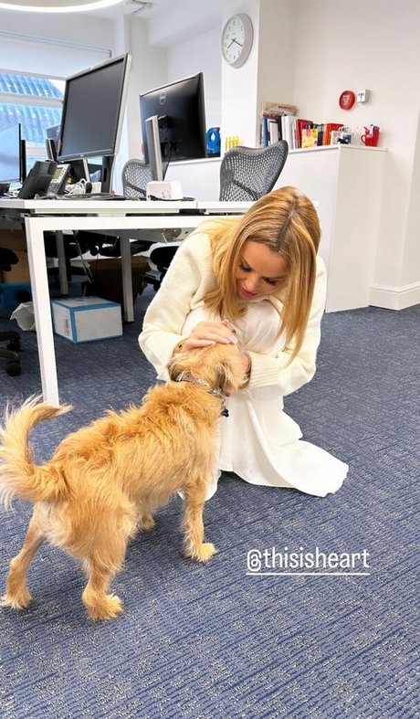 Amanda Holden photo 258