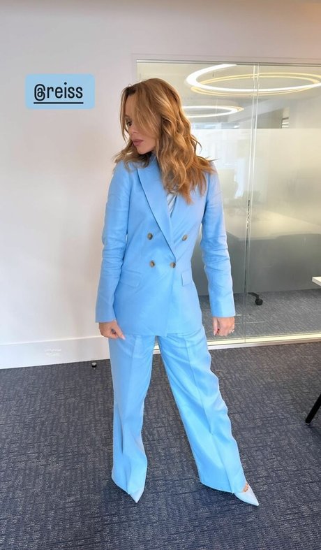 Amanda Holden photo 328