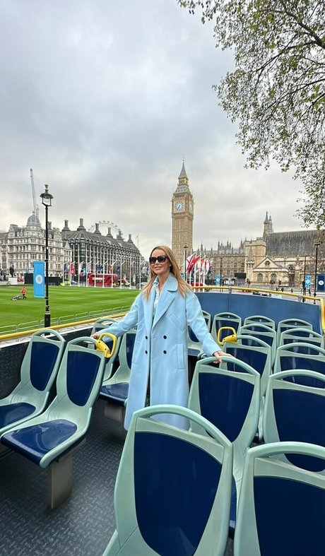 Amanda Holden photo 368