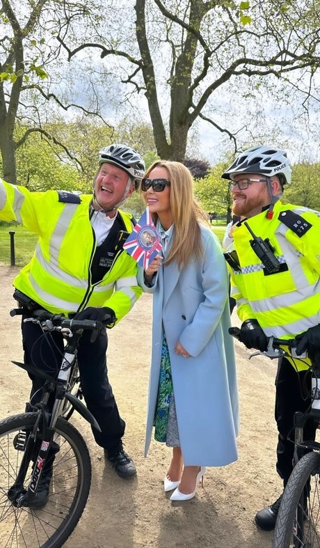 Amanda Holden photo 371