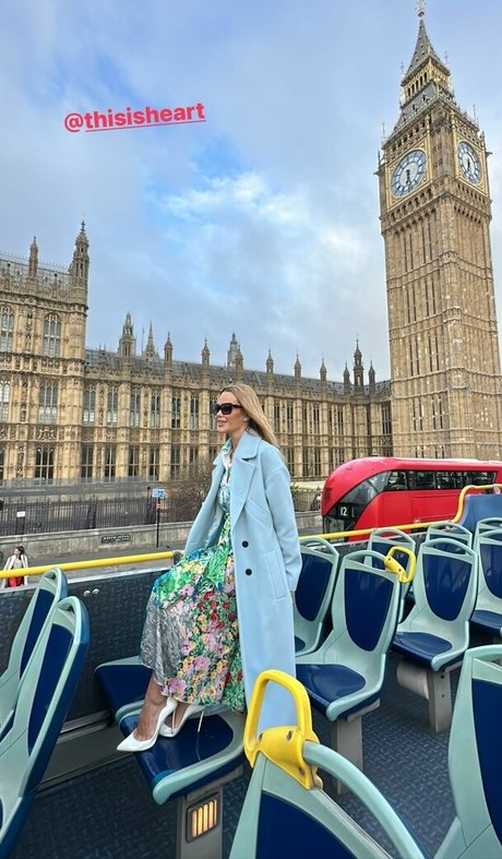 Amanda Holden photo 373