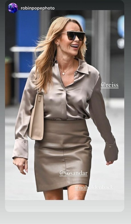 Amanda Holden photo 383
