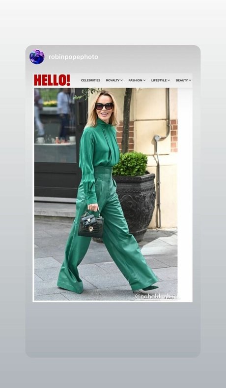 Amanda Holden photo 400