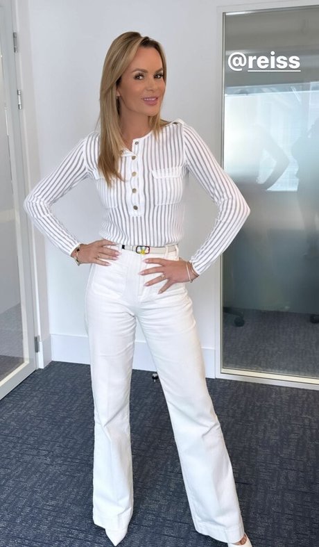 Amanda Holden photo 406