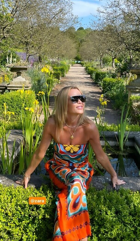 Amanda Holden photo 430