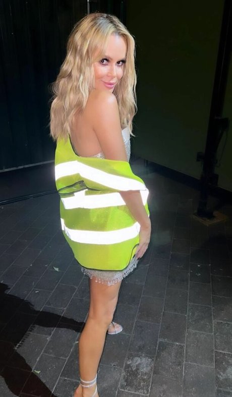 Amanda Holden photo 437