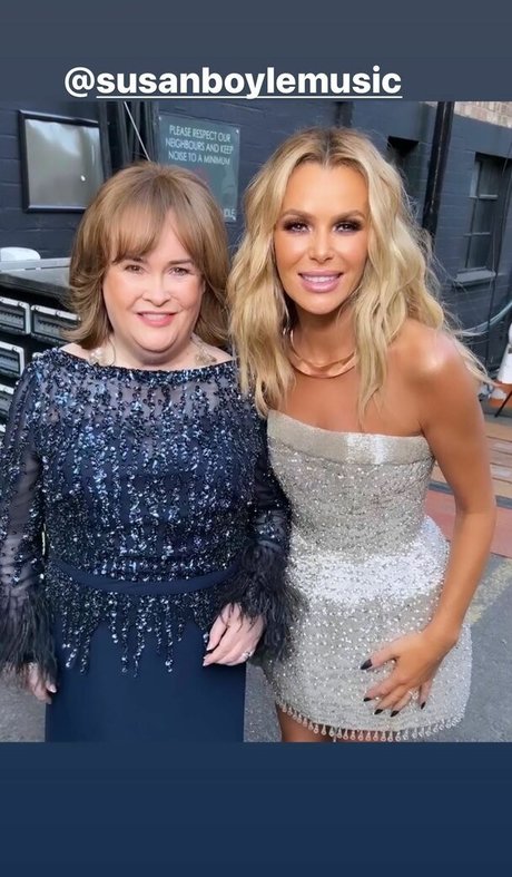 Amanda Holden photo 439