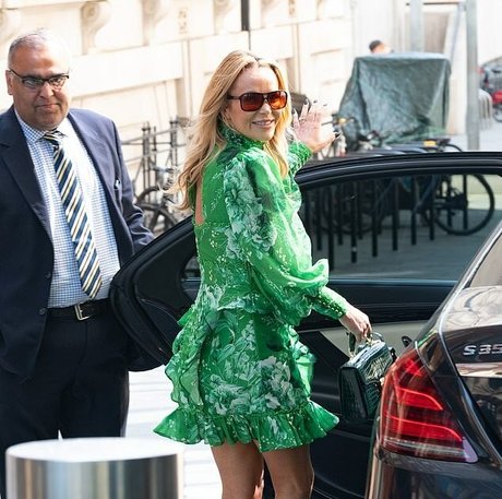 Amanda Holden photo 461