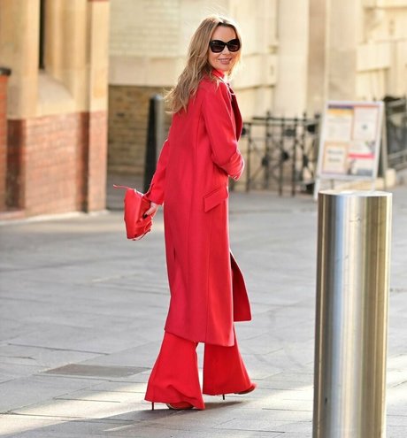 Amanda Holden photo 508