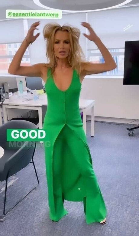 Amanda Holden photo 511