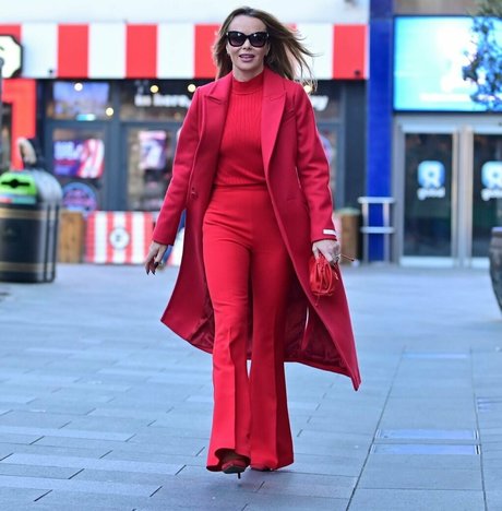 Amanda Holden photo 517